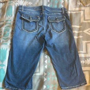 Stylish Blue Denim Capris